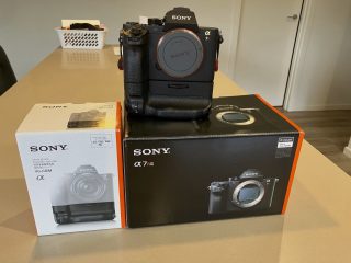 Sony 7RII Camera Vertical Grip Rechargeable Battery Pack